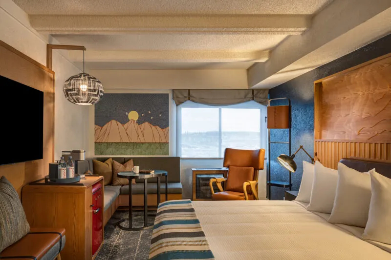 Standard King room at Wildbirch with a Harbor View